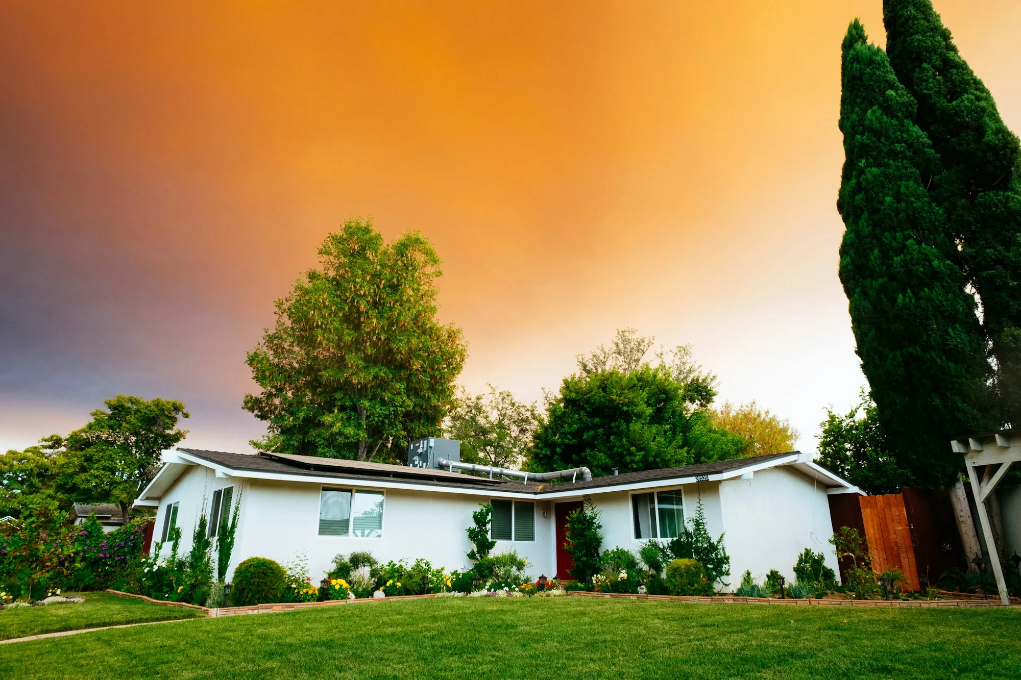 Bungalow house with a front lawn